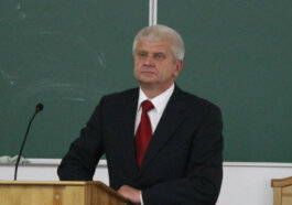 Олександр Шикер