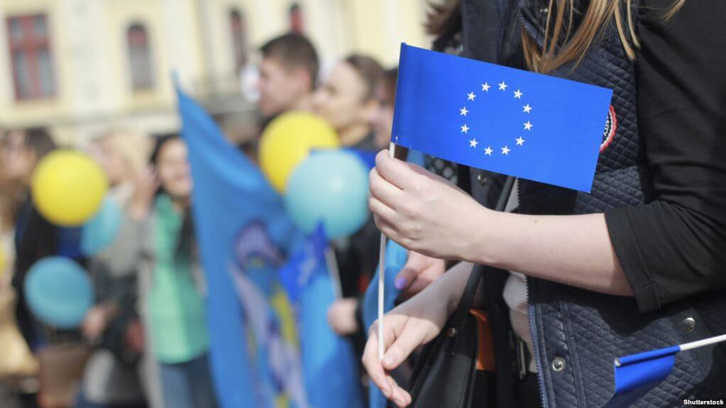 Острозькі студенти можуть написати есе про ЄС