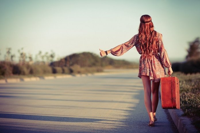 hitchhiking_on-the-road