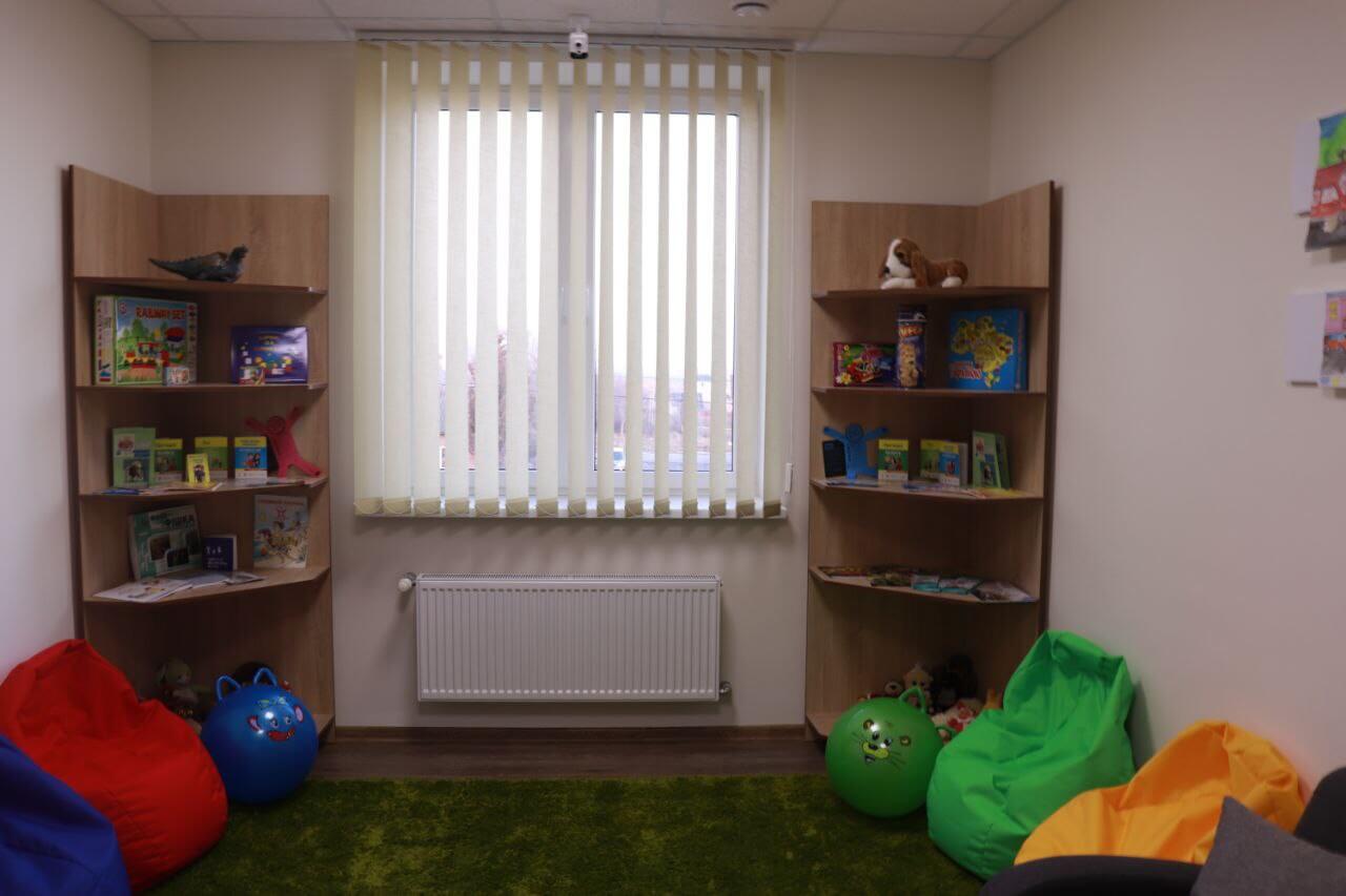 В Острозькому відділенні поліції майже місяць працює “зелена кімната”: що це і для кого