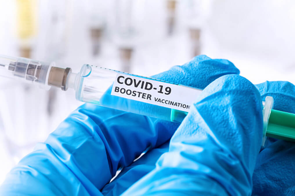 Бустерна вакцинація проти коронавірусу та новий COVID-сертифікат: як це працює в Острозі?