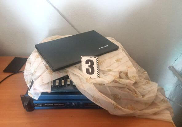 В Острозі чоловік вкрав ноутбук, з якого вмикають сигнал повітряної тривоги