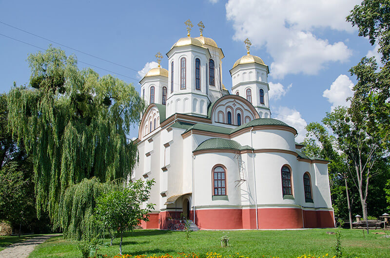“Рускій мір” в Острозі: чи може Богоявленський собор перейти до ПЦУ?