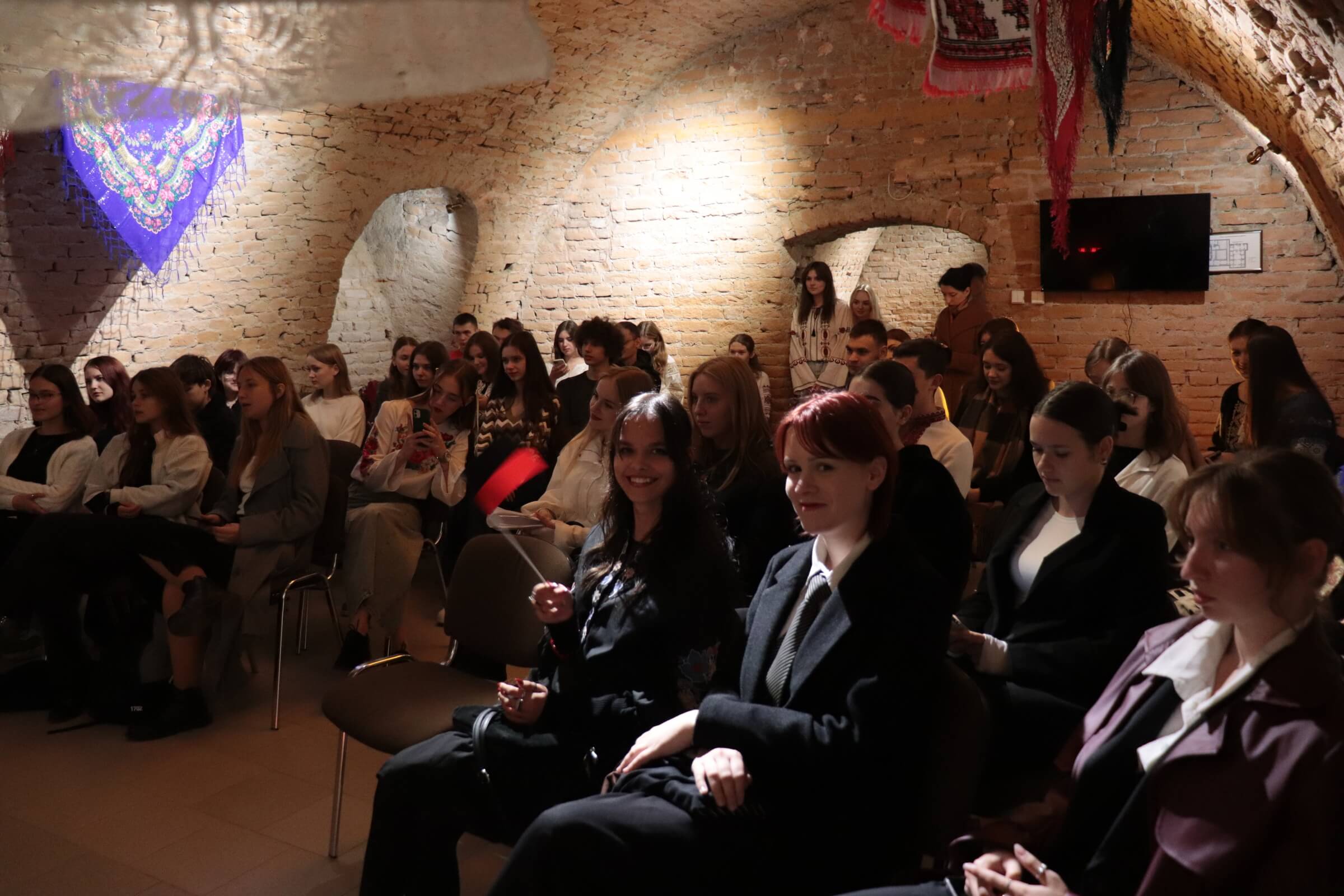 “Лента за лентою”, узвар, повстанські легенди: як пройшов захід на честь 82 річниці заснування УПА (РЕПОРТАЖ)