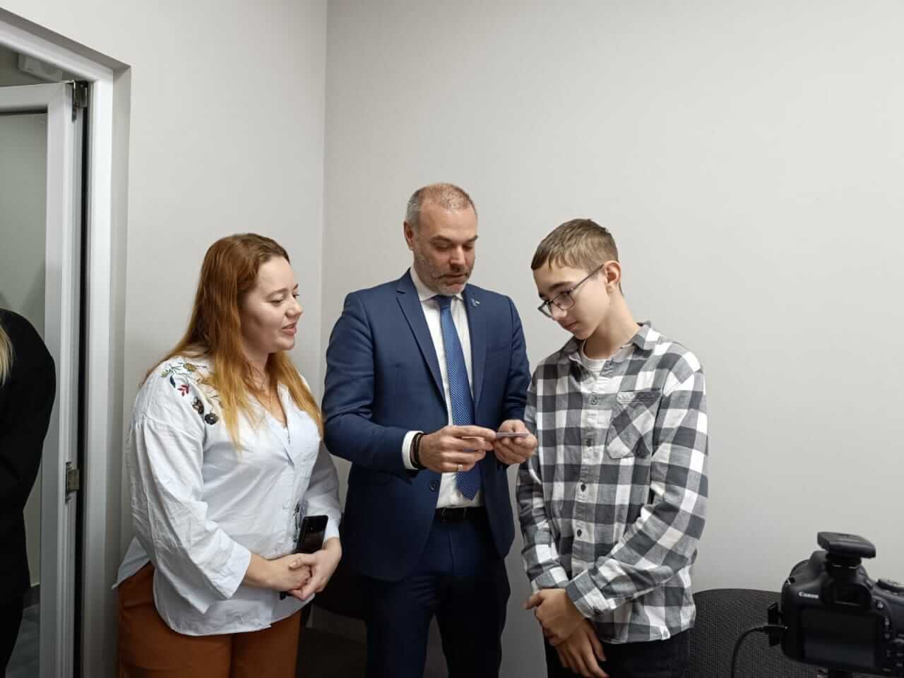Острозький ЦНАП надаватиме послуги з оформлення паспортів
