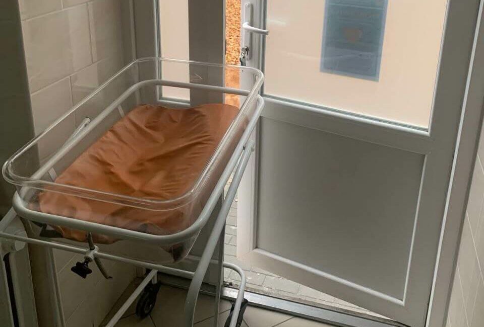 В Острозькій лікарні відкрили “Вікно життя”