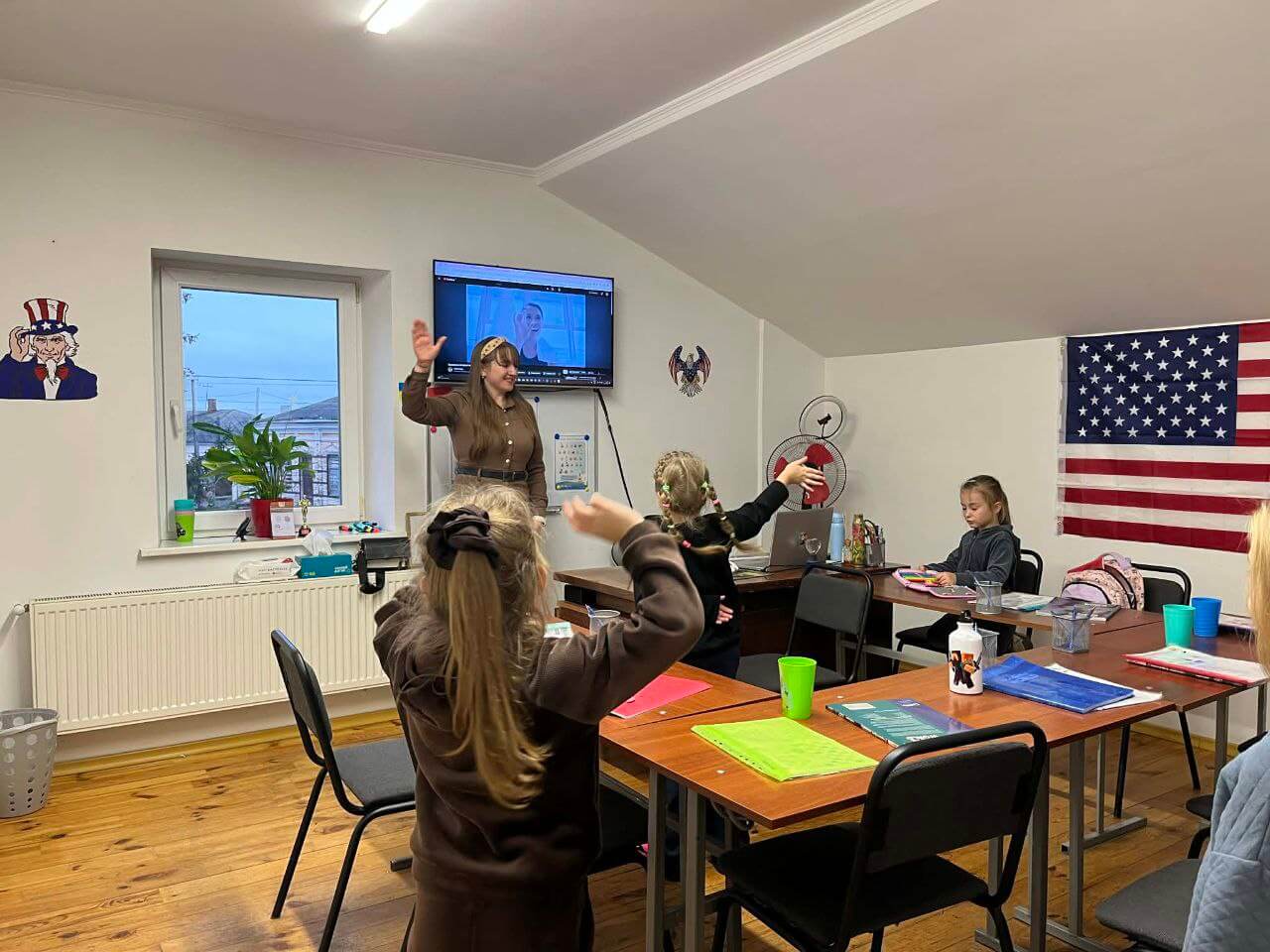 Від «London is the capital...» до пса Патрона: як острожанка Інна Скрипник "українізовує" підручники англійської мови та формує нову національну свідомість у школярів