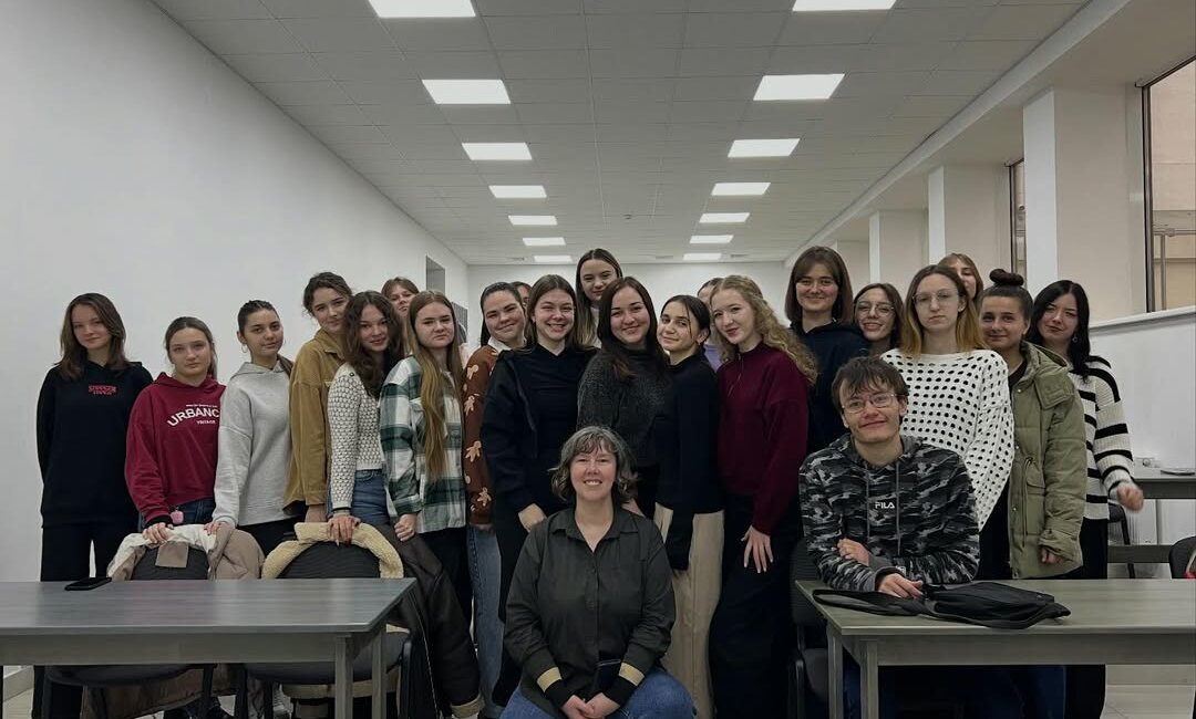 Письменниця презентувала перевидання «Алхімії свободи» в Острозькій академії