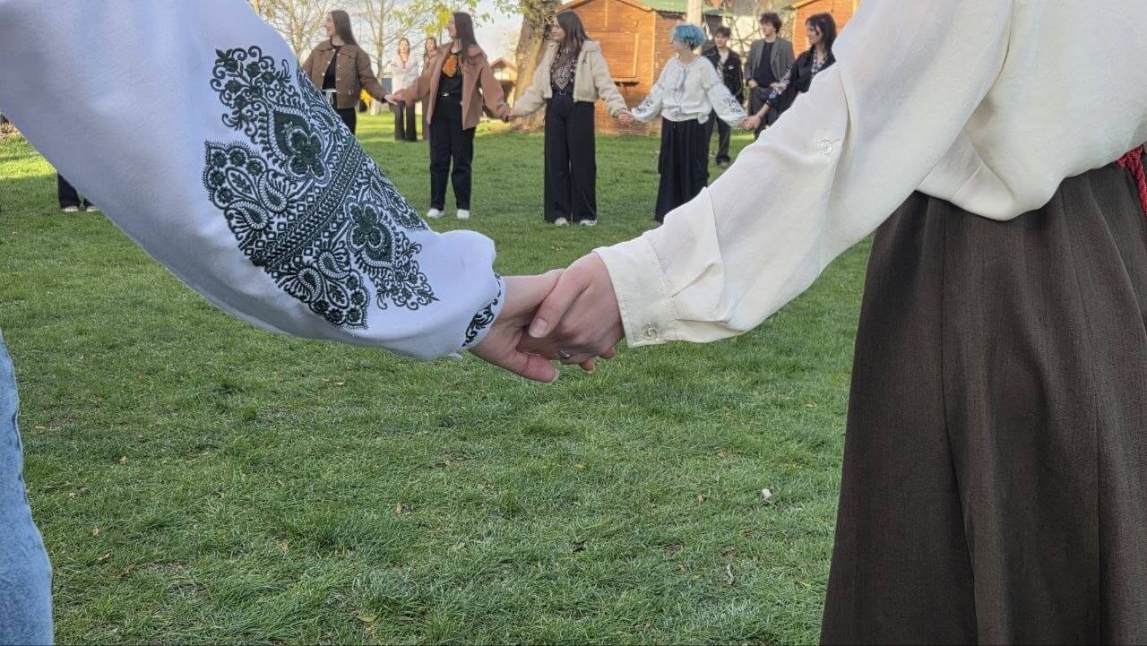 Танці, ігри й пісні: як пластуни вперше провели “Гаївки” в Острозі